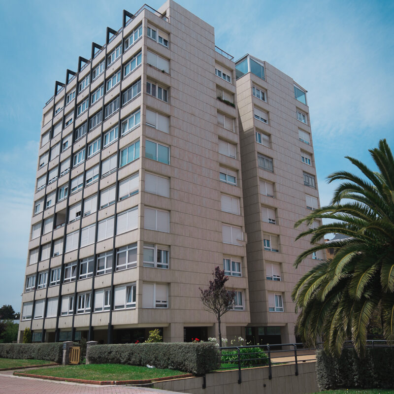 EDIFICIO Y ALREDEDORES-2